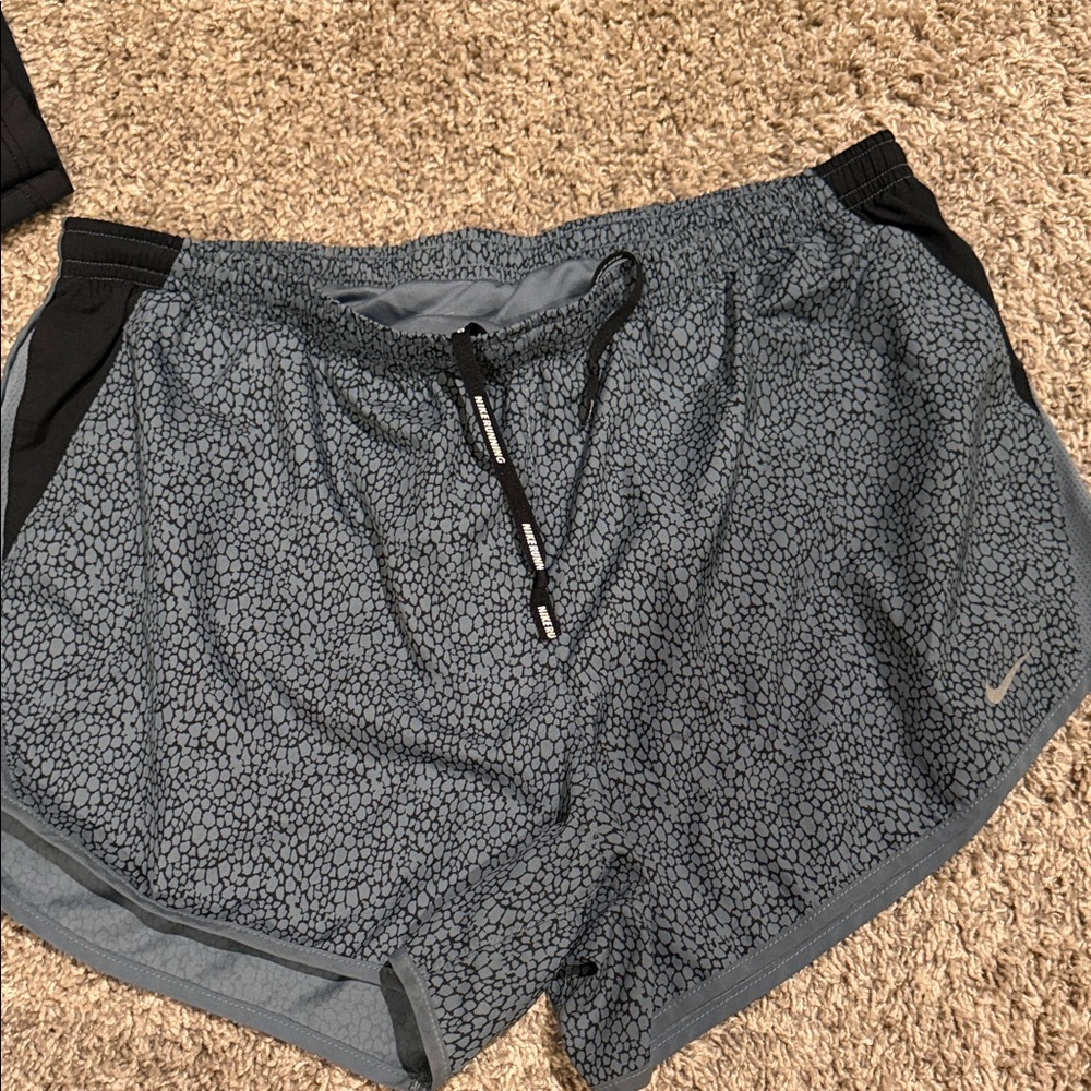 Nike Women's Black and Gray Printed Athletic Shorts